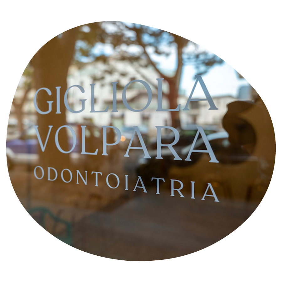 https://www.gigliolavolparaodontoiatria.it/public/wp-content/uploads/2023/05/contatti.png